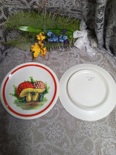 Load image into Gallery viewer, Vintage Ceramic Mushroom Plate

