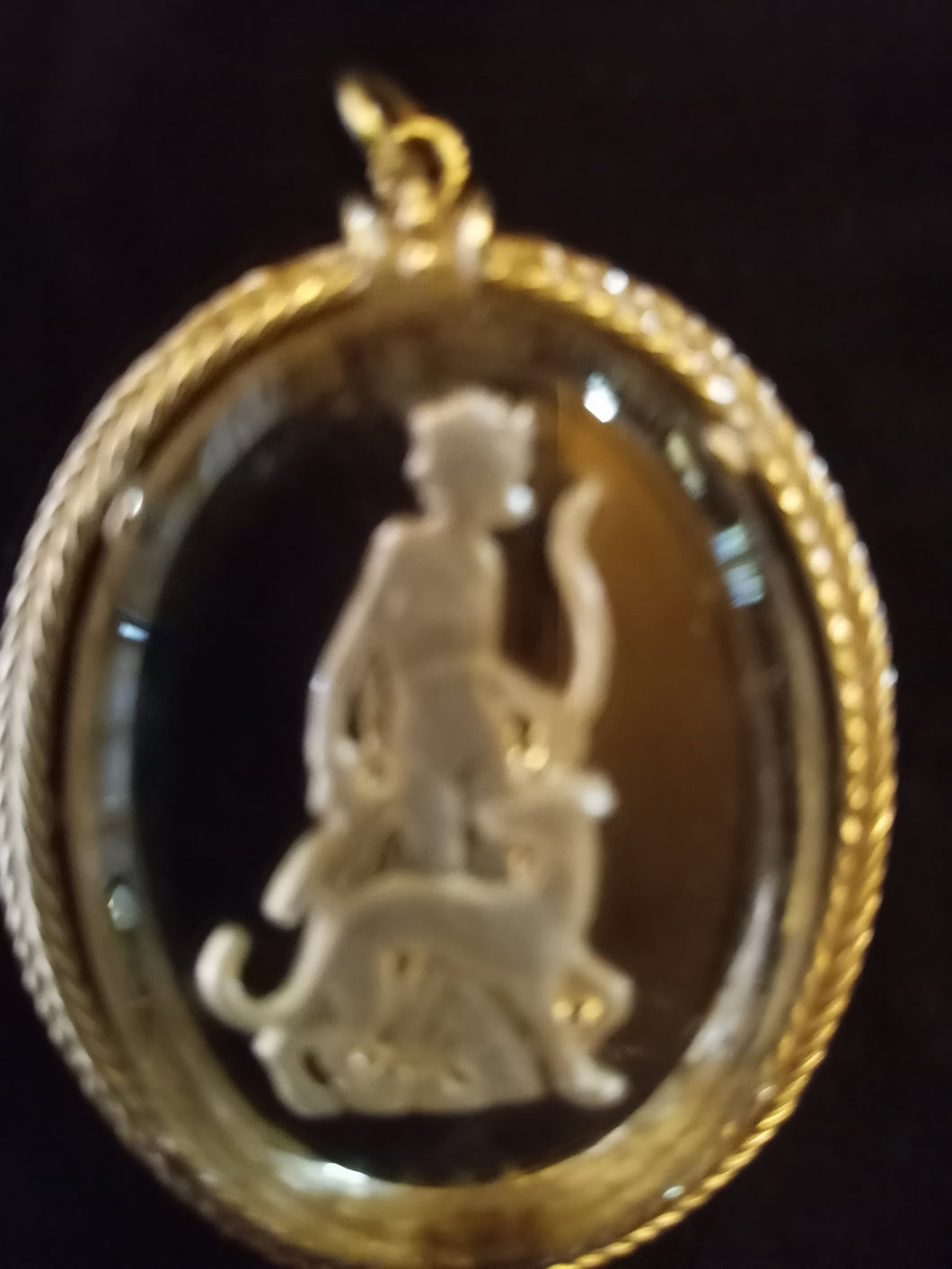 Vintage Oval Clear Glass Reverse Intaglio Pendant